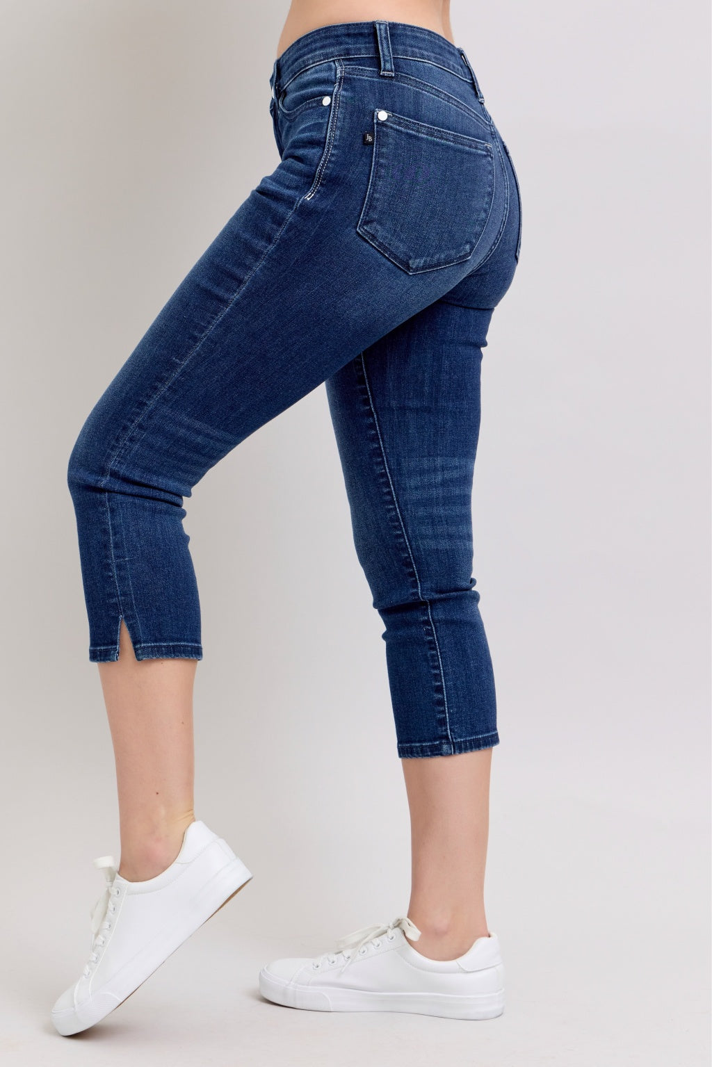 Judy Blue Dark Wash Capri w/ Side Slit