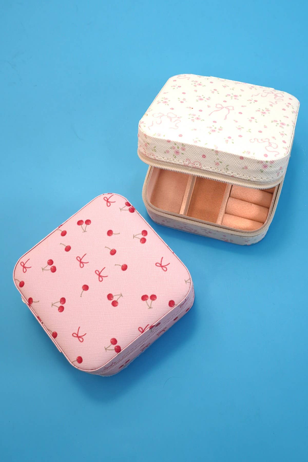 Bows & Cherries  Travel Jewelry Case