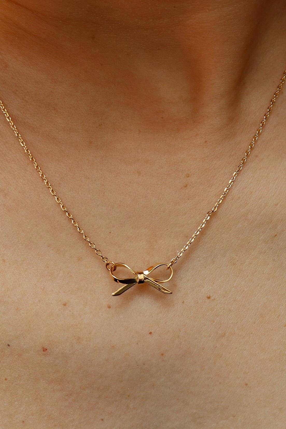 Dainty Gold Bow Necklace